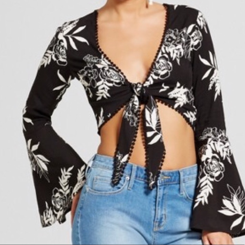 Black and white floral front tie crop top
